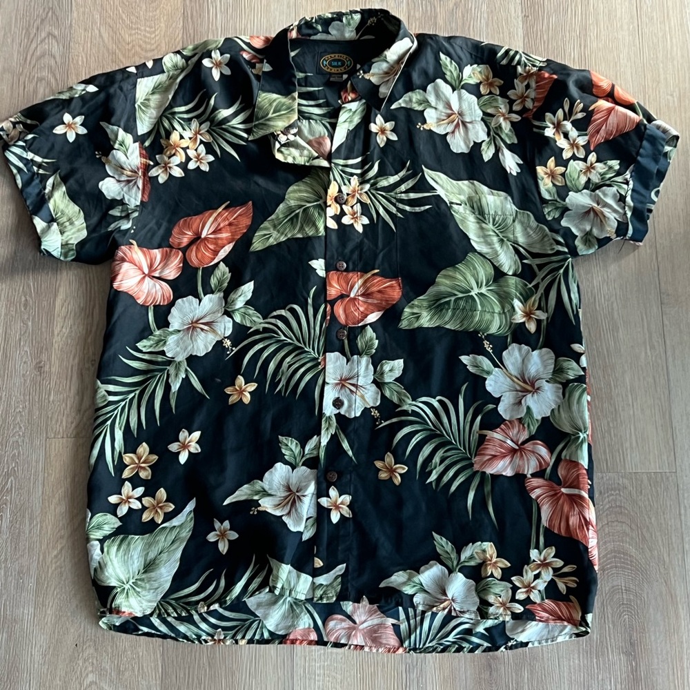 VINTAGE Hawaiian Print Silk Shirt